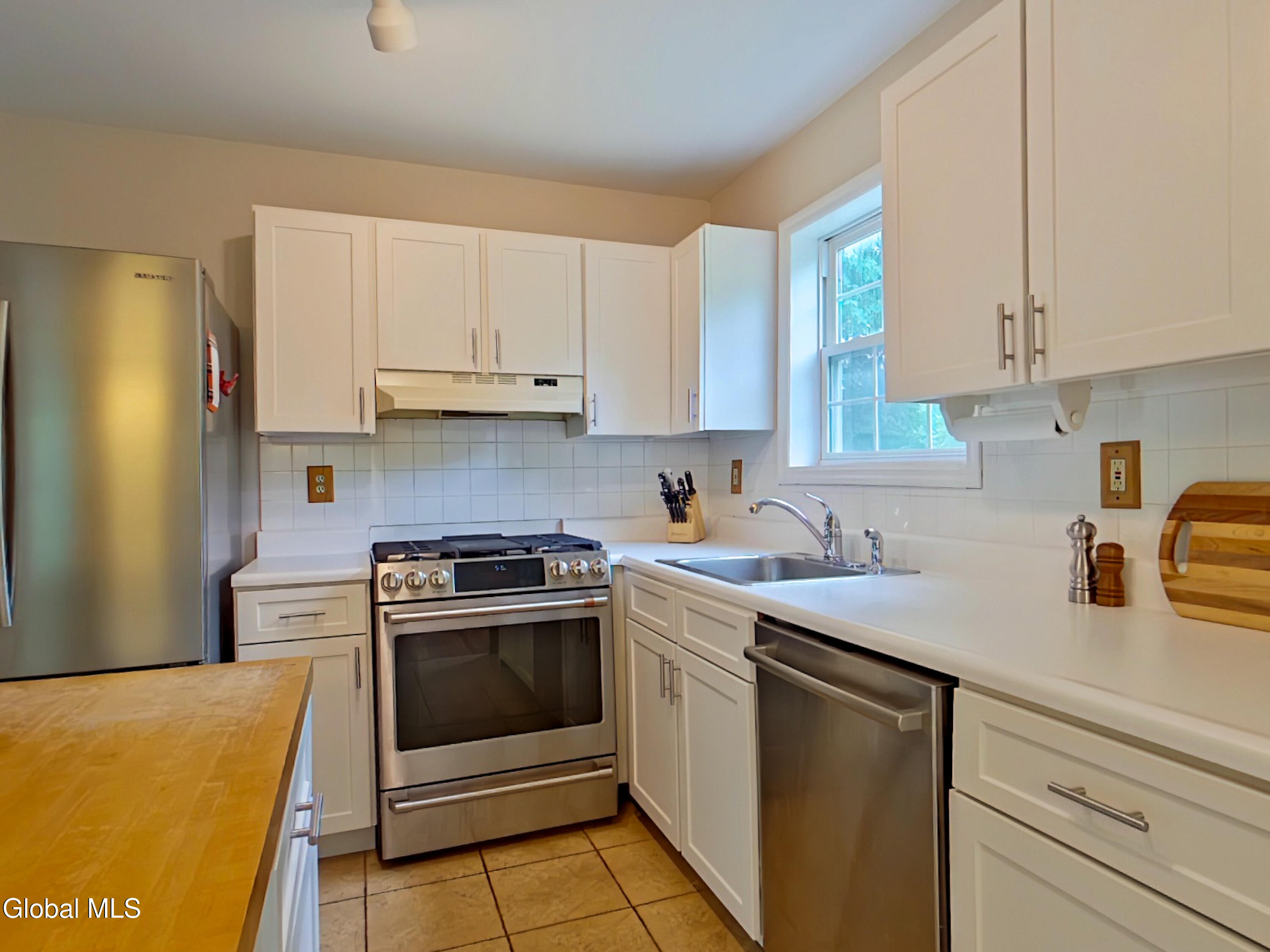 6 Aberdeen Way Gansevoort NY 12831