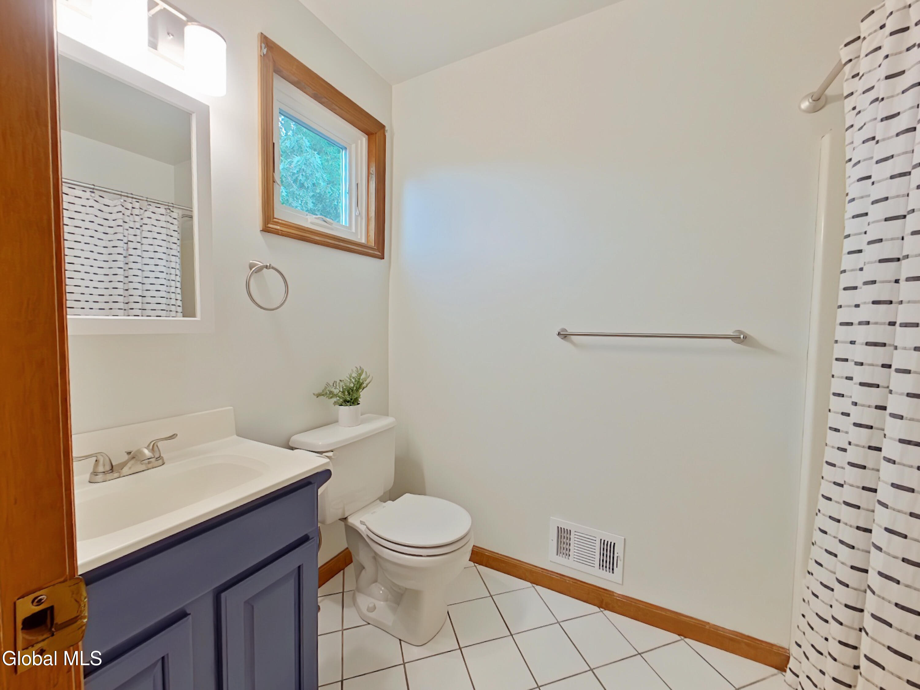 6 Aberdeen Way Gansevoort NY 12831