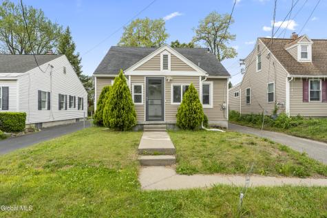 14 Woodside Avenue Colonie NY 12205