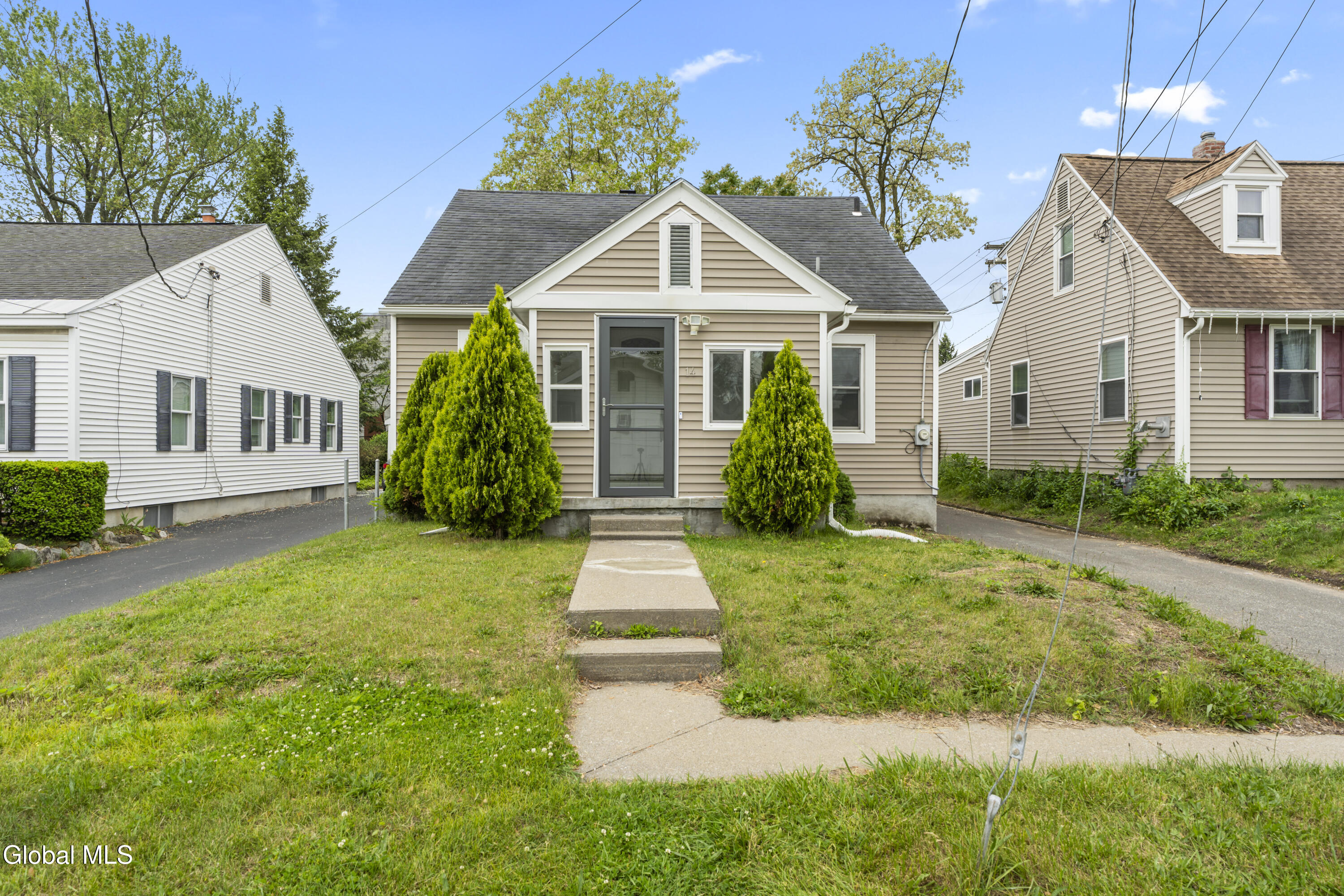 14 Woodside Avenue Colonie NY 12205