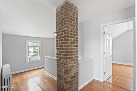 14 Woodside Avenue Colonie NY 12205