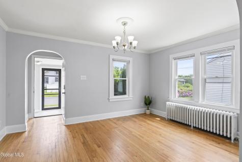 14 Woodside Avenue Colonie NY 12205