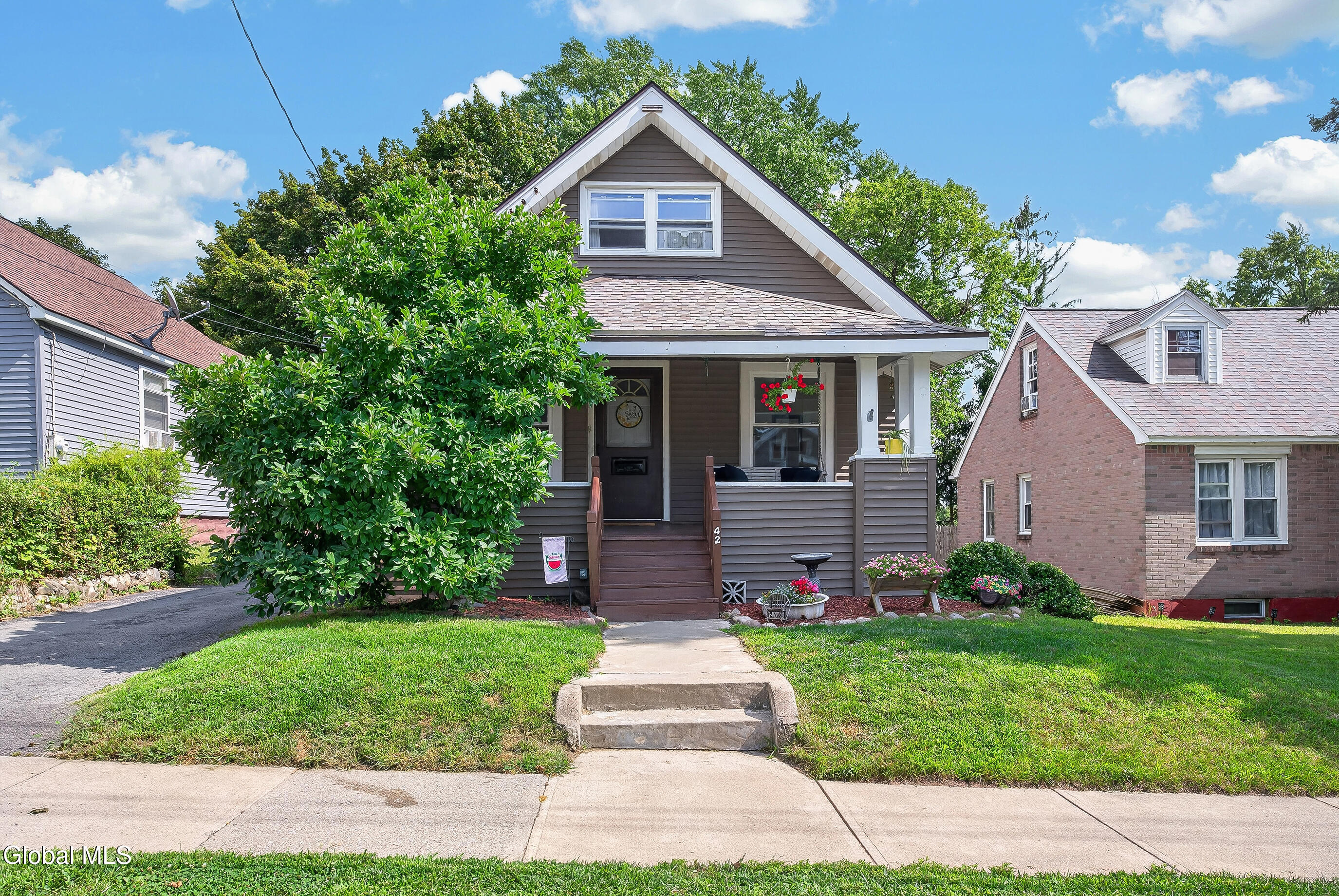 42 Jackson Avenue Schenectady NY 12304