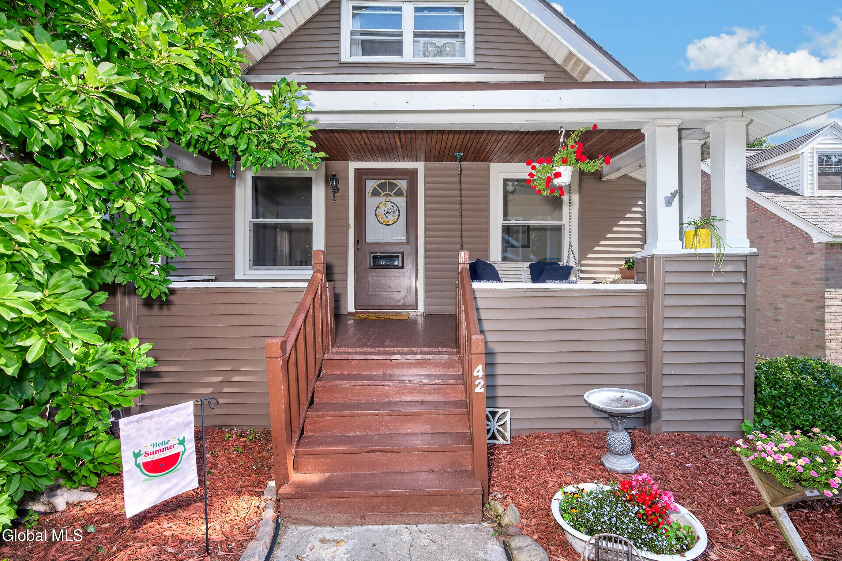 42 Jackson Avenue Schenectady NY 12304