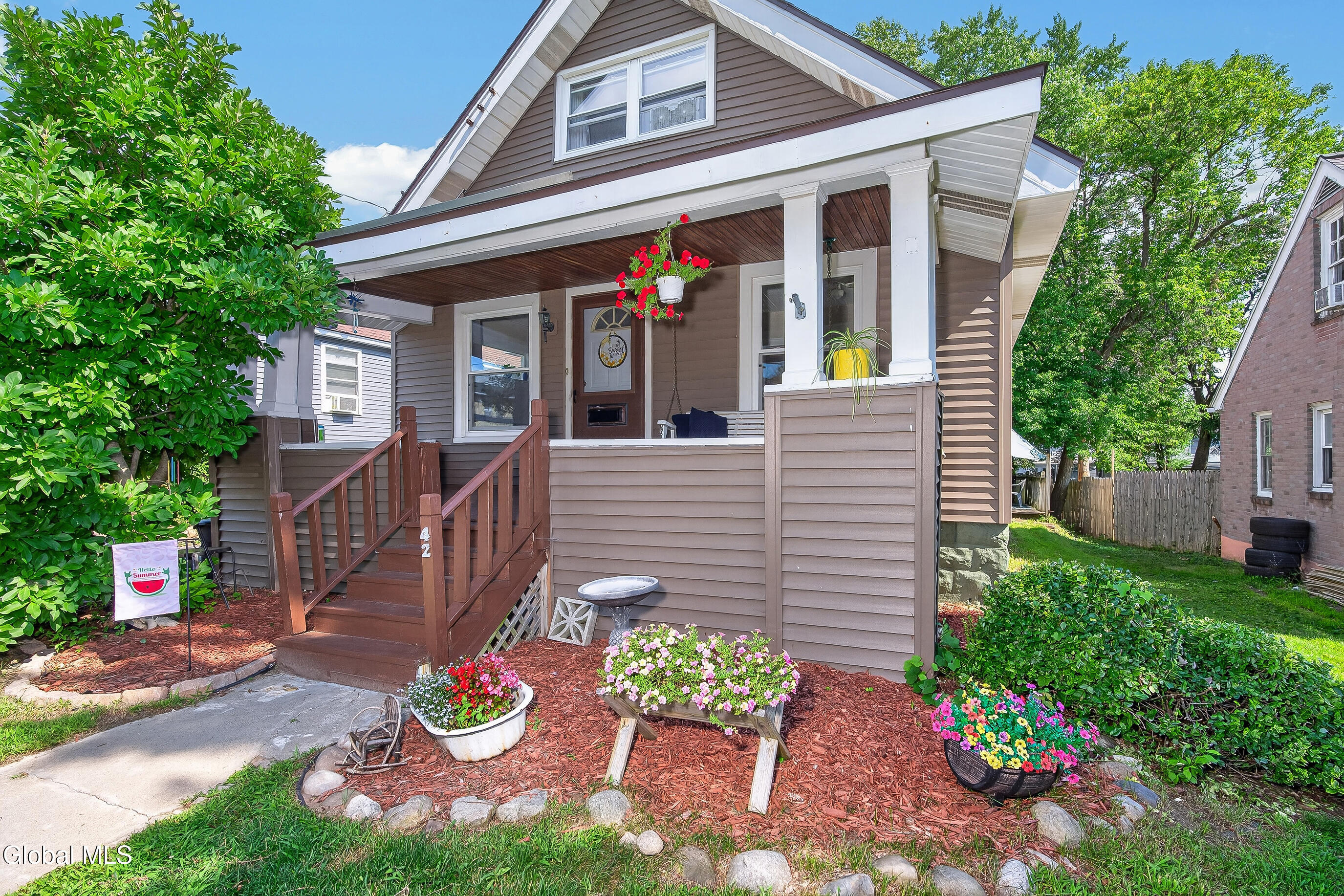 42 Jackson Avenue Schenectady NY 12304