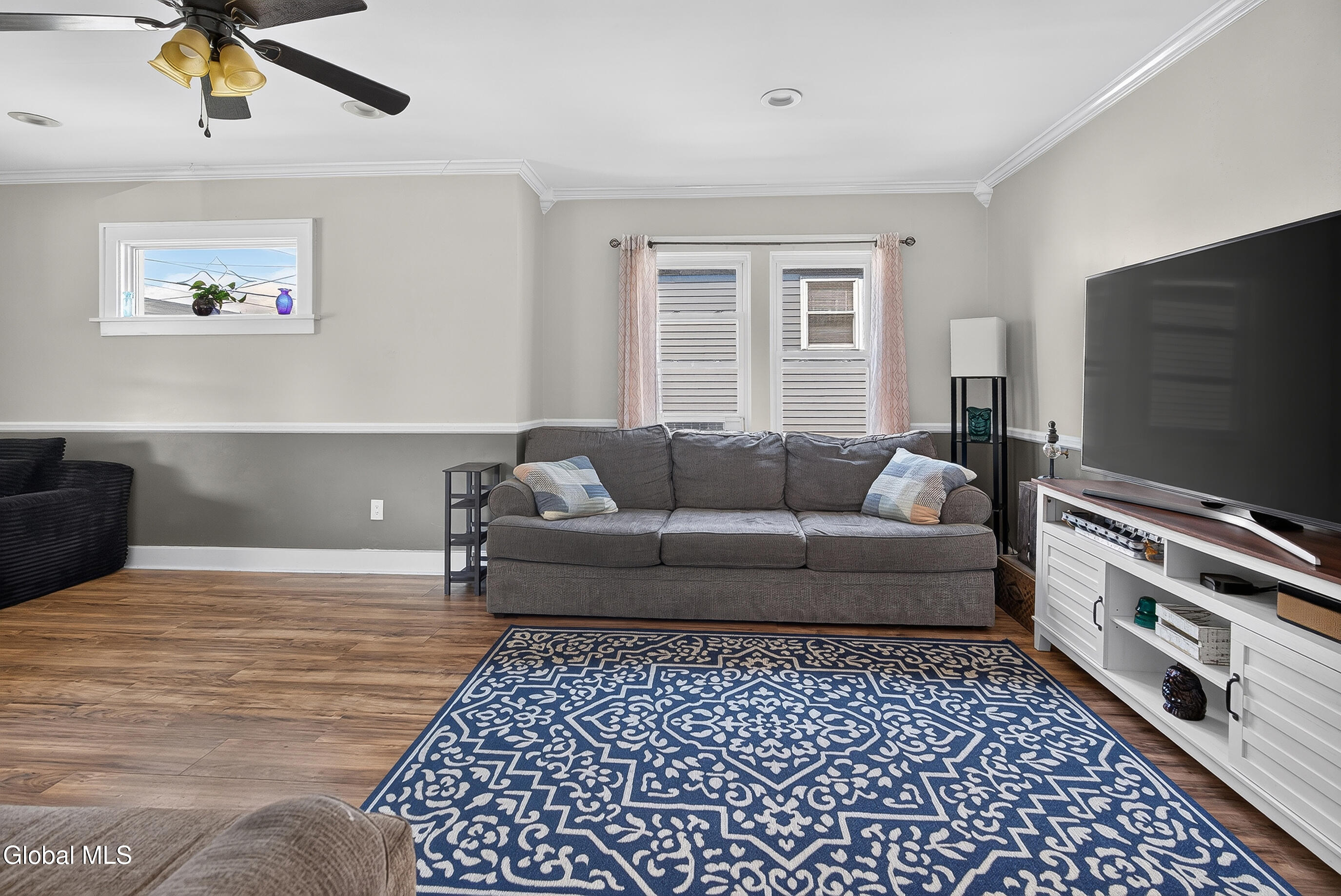 42 Jackson Avenue Schenectady NY 12304