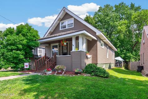 42 Jackson Avenue Schenectady NY 12304