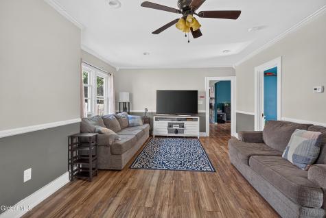 42 Jackson Avenue Schenectady NY 12304
