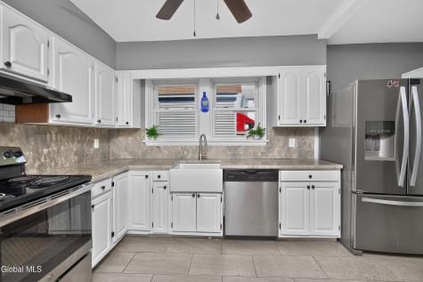42 Jackson Avenue Schenectady NY 12304