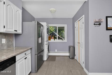 42 Jackson Avenue Schenectady NY 12304