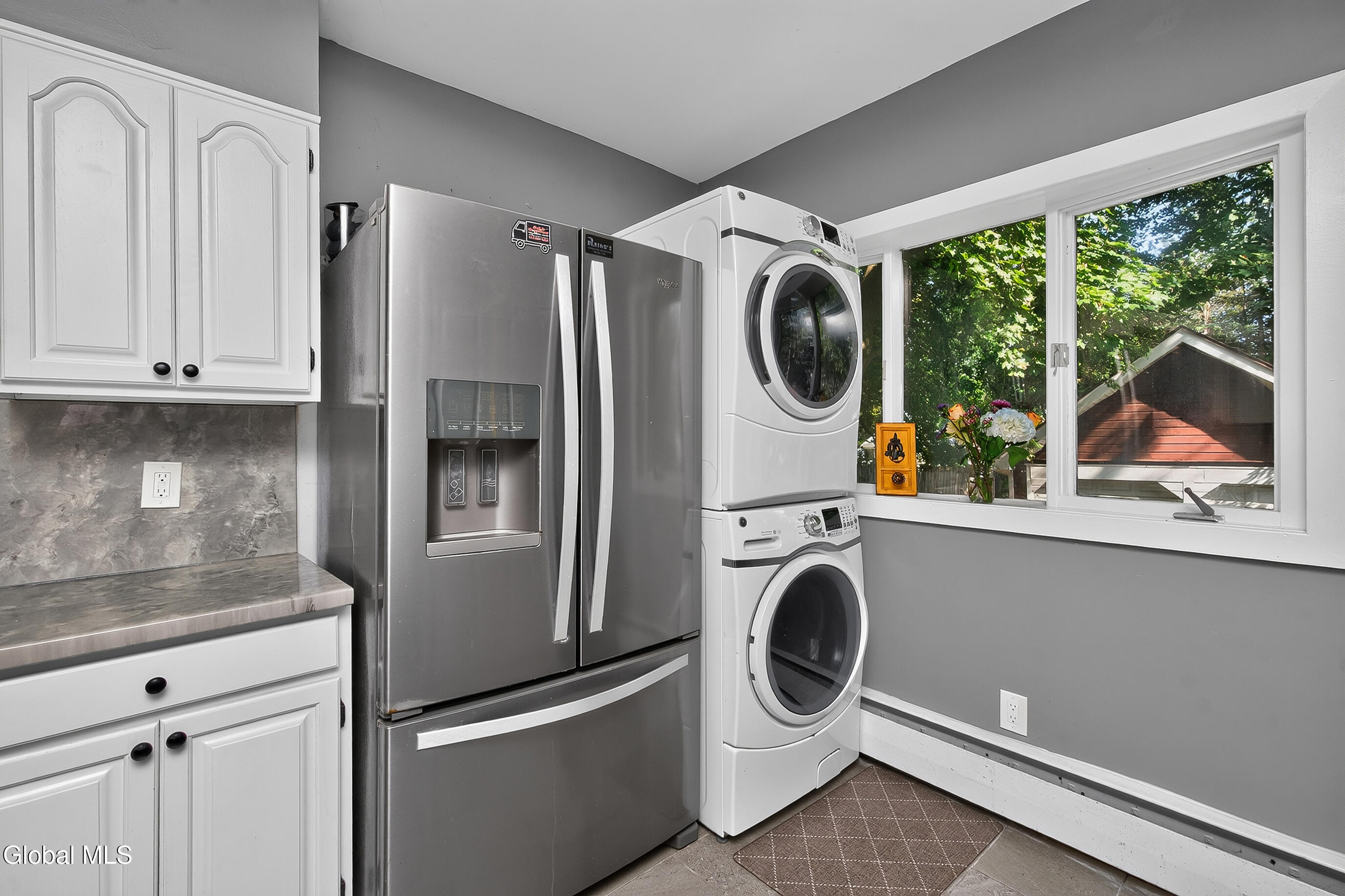 42 Jackson Avenue Schenectady NY 12304