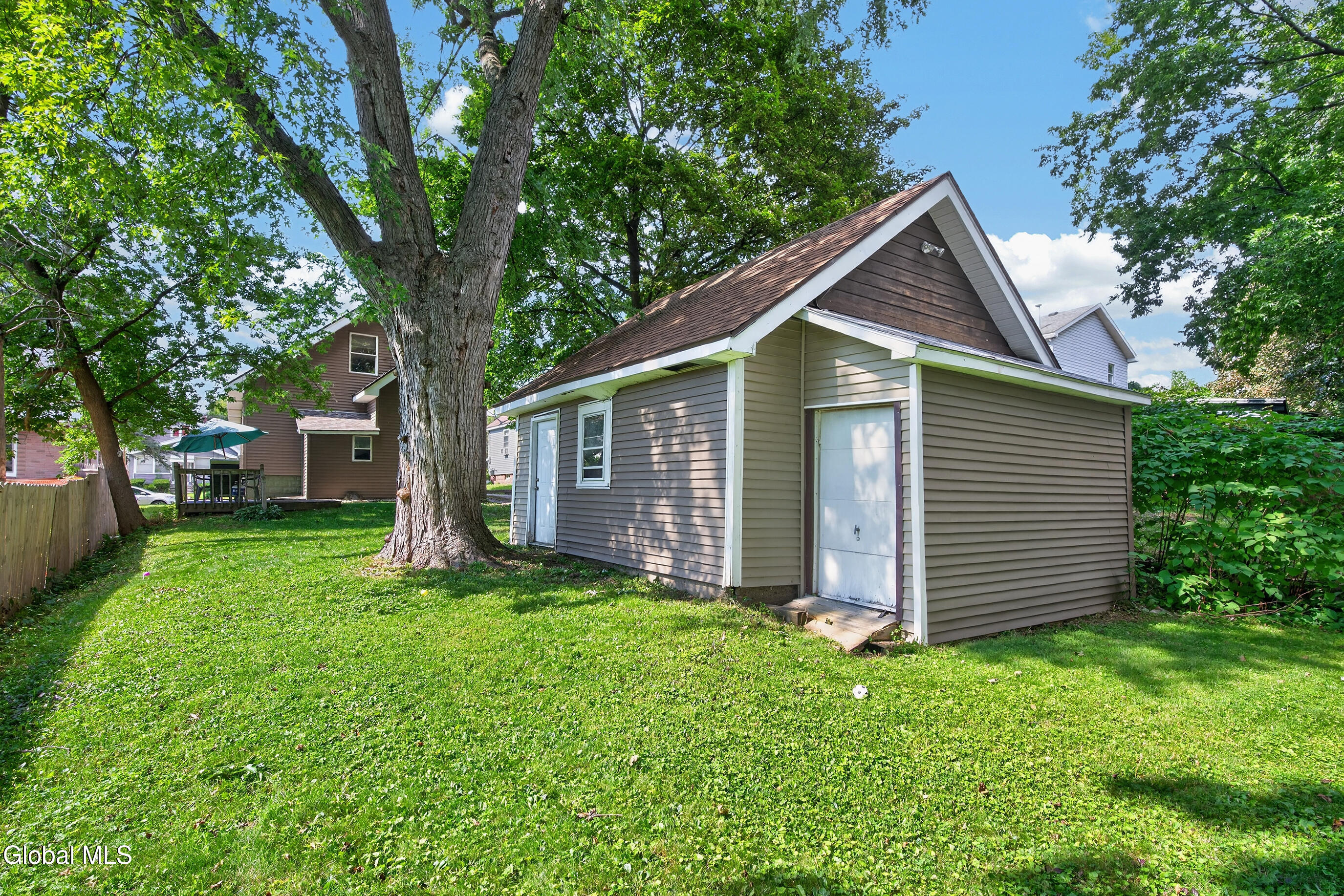 42 Jackson Avenue Schenectady NY 12304