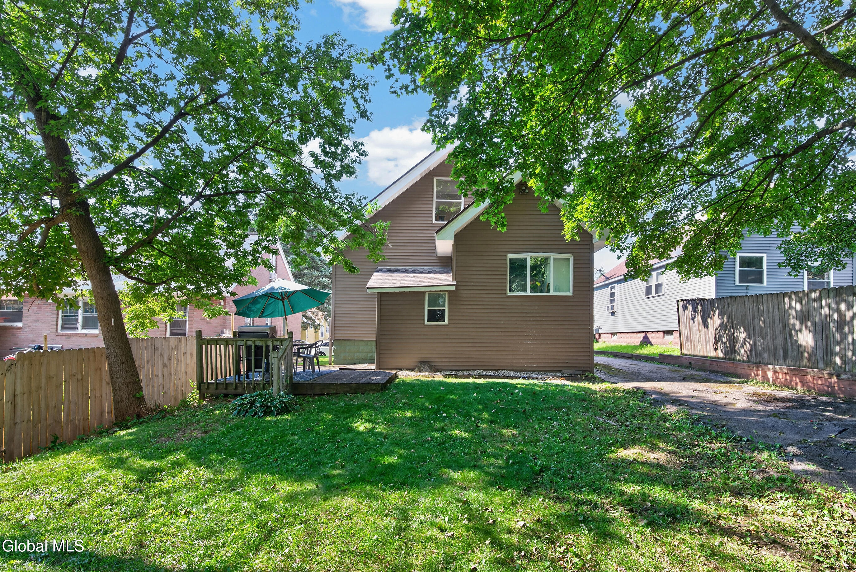 42 Jackson Avenue Schenectady NY 12304