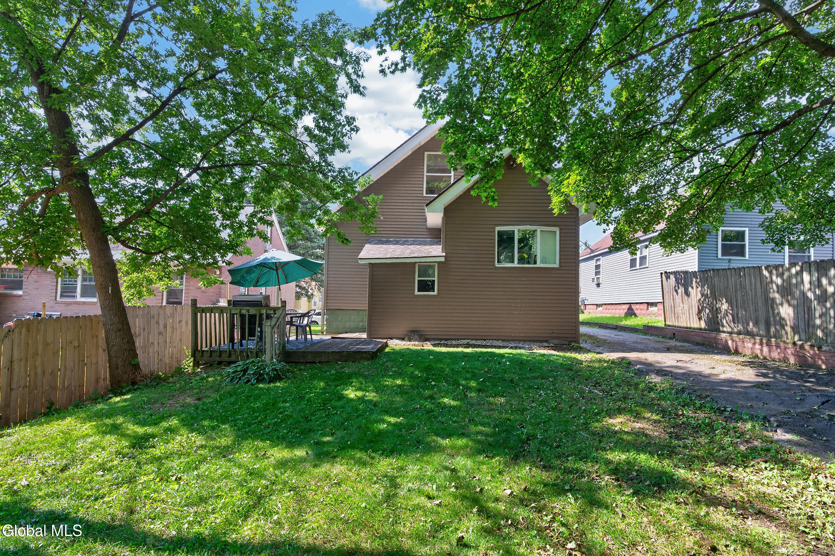 42 Jackson Avenue Schenectady NY 12304