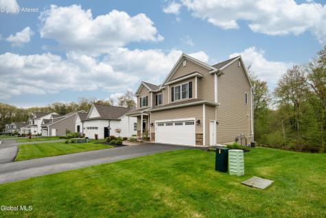 22 Wellington Court Clifton Park NY 12065