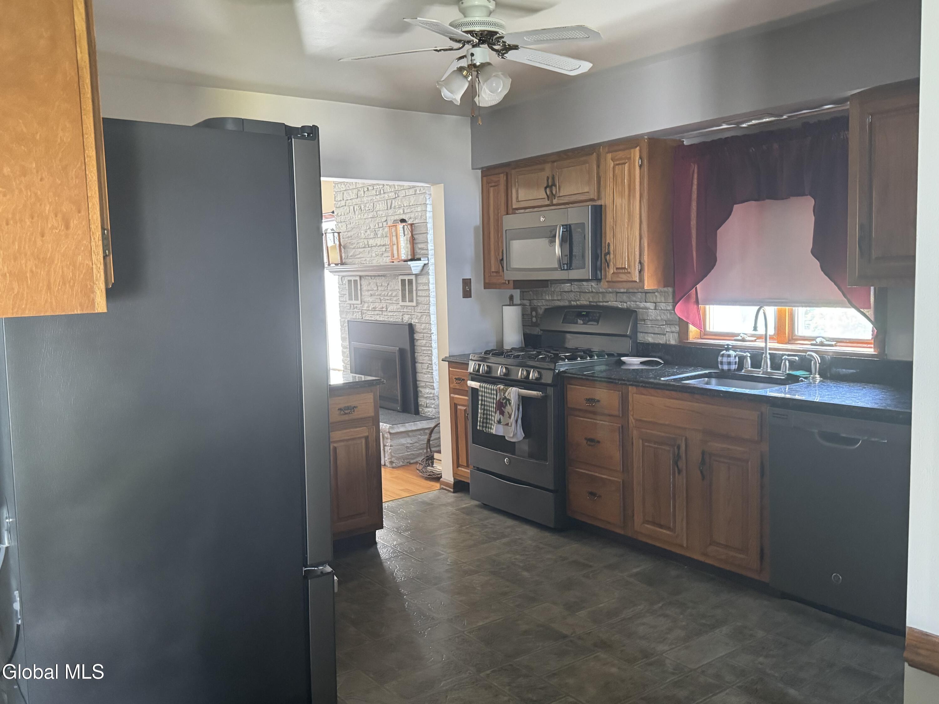 2105 Oaklawn Avenue Rotterdam NY 12306
