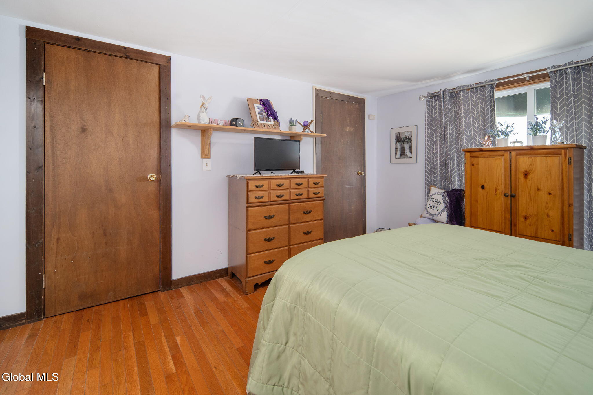 2588 New York 10 Summit NY 12175