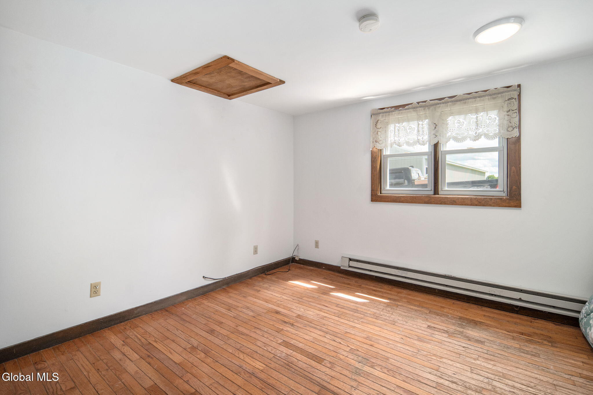 2588 New York 10 Summit NY 12175