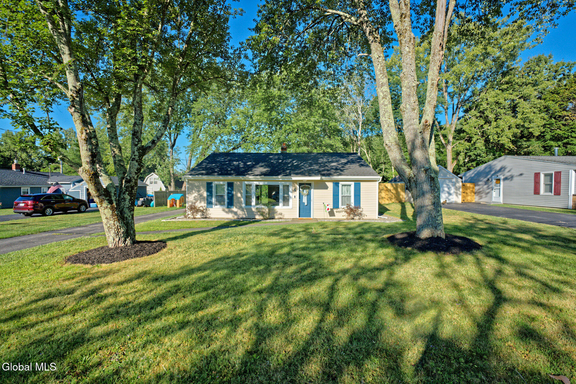 2 Alamo Lane Schenectady NY 12304