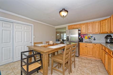 2 Alamo Lane Schenectady NY 12304