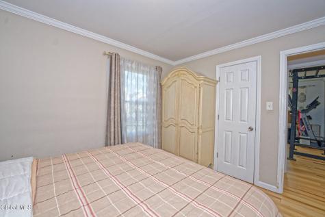 2 Alamo Lane Schenectady NY 12304