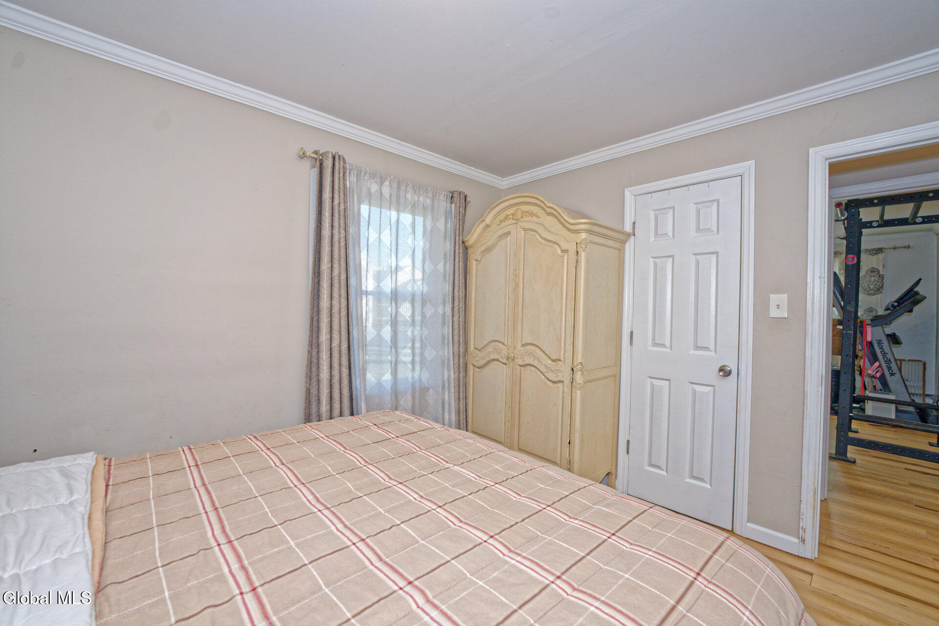 2 Alamo Lane Schenectady NY 12304