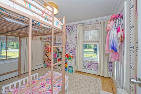 2 Alamo Lane Schenectady NY 12304