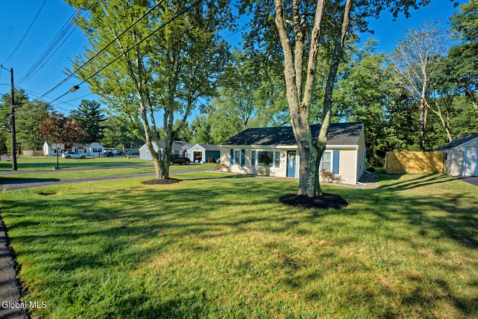 2 Alamo Lane Schenectady NY 12304