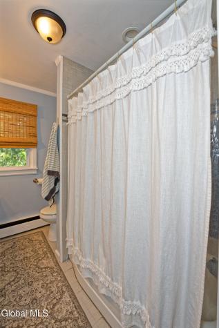2 Alamo Lane Schenectady NY 12304