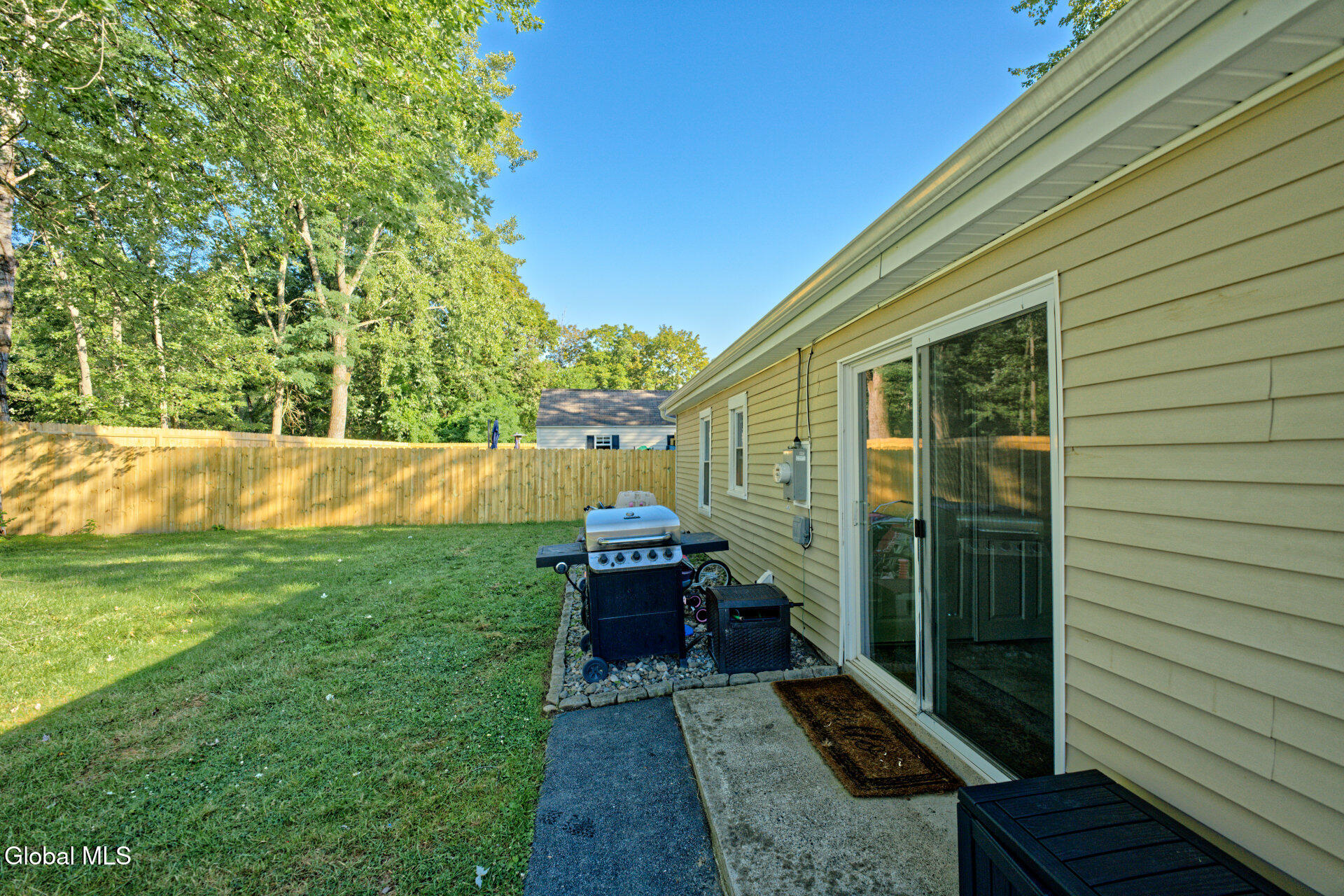 2 Alamo Lane Schenectady NY 12304
