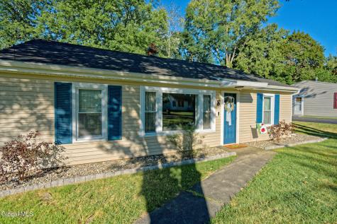 2 Alamo Lane Schenectady NY 12304