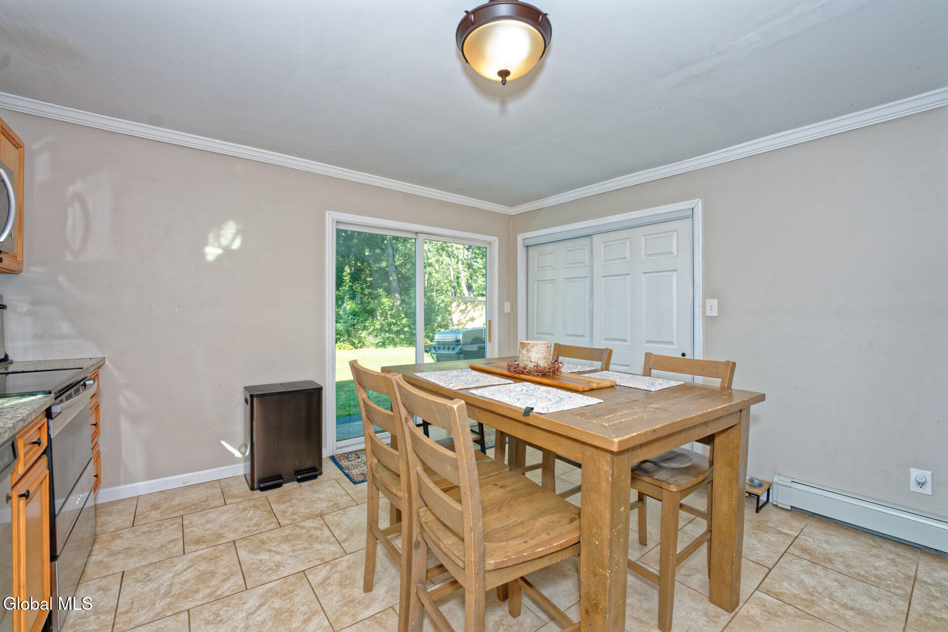 2 Alamo Lane Schenectady NY 12304