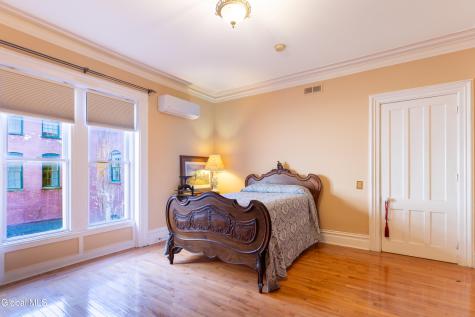 1914 Fifth Avenue Troy NY 12180