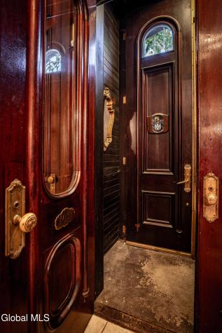 1914 Fifth Avenue Troy NY 12180