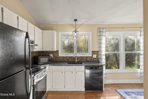 87 Algonquin Road Clifton Park NY 12065