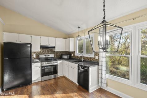 87 Algonquin Road Clifton Park NY 12065