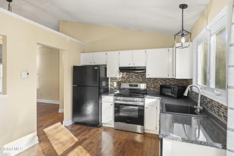 87 Algonquin Road Clifton Park NY 12065