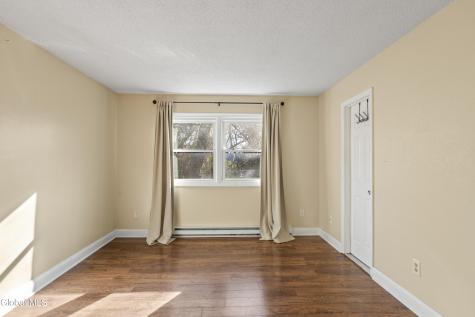 87 Algonquin Road Clifton Park NY 12065