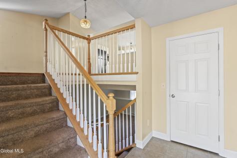 87 Algonquin Road Clifton Park NY 12065