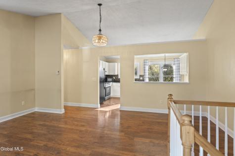 87 Algonquin Road Clifton Park NY 12065