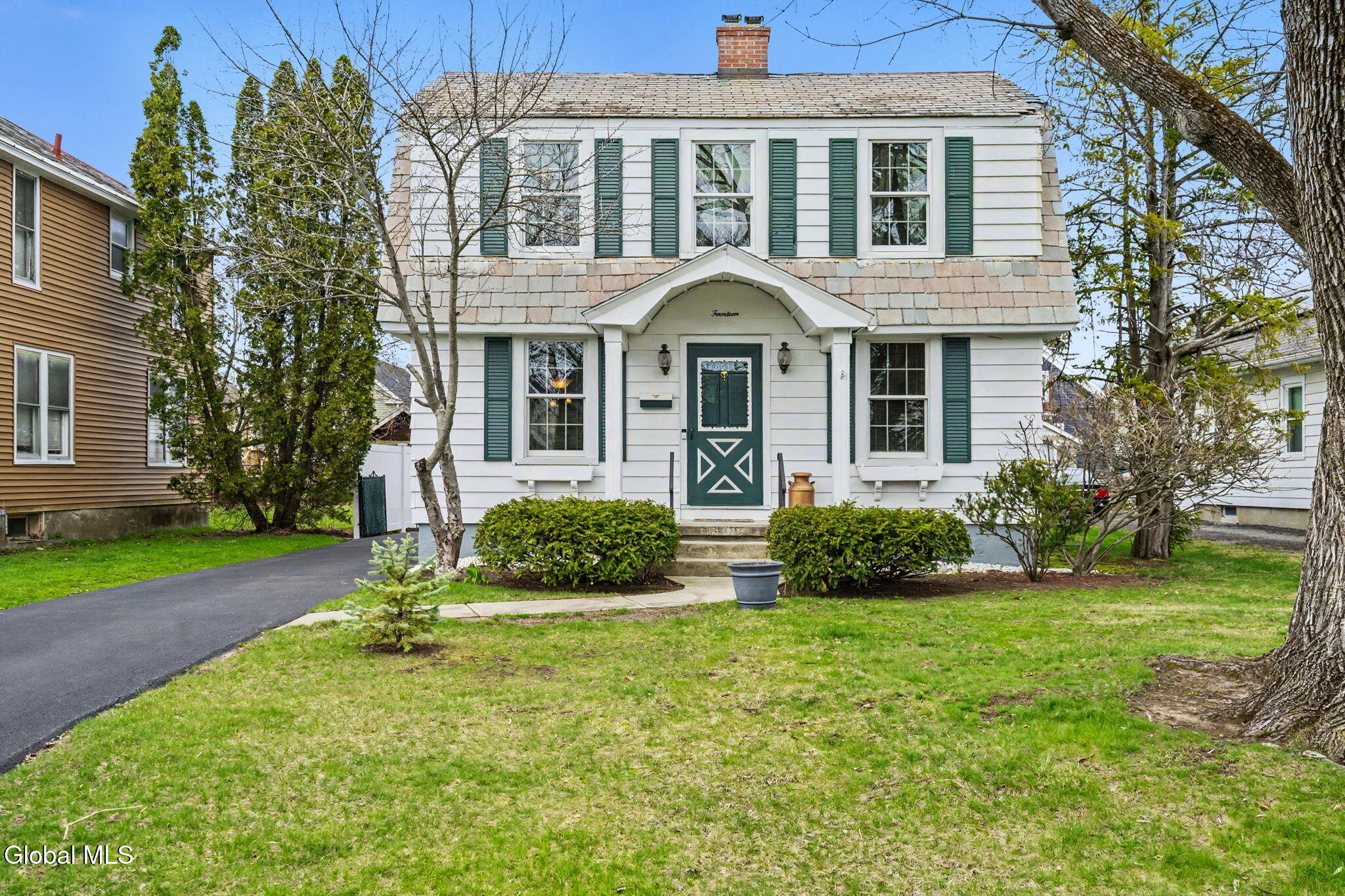 14 Kelton Court Albany NY 12209