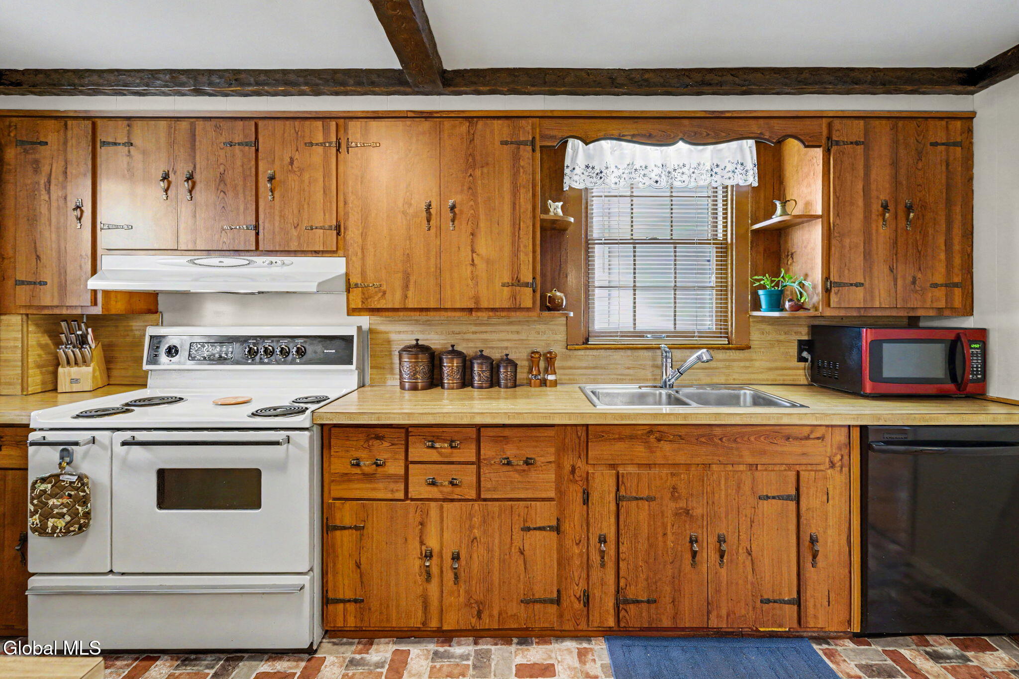 14 Kelton Court Albany NY 12209