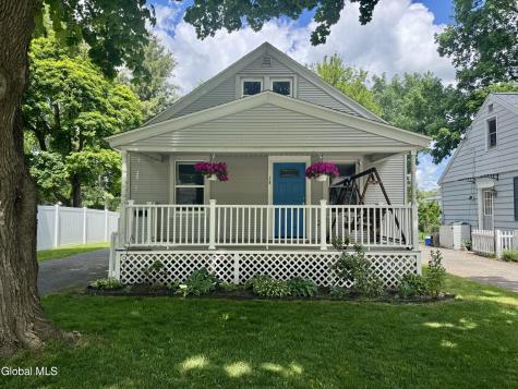 13 Knickerbocker Road Glenville NY 12302