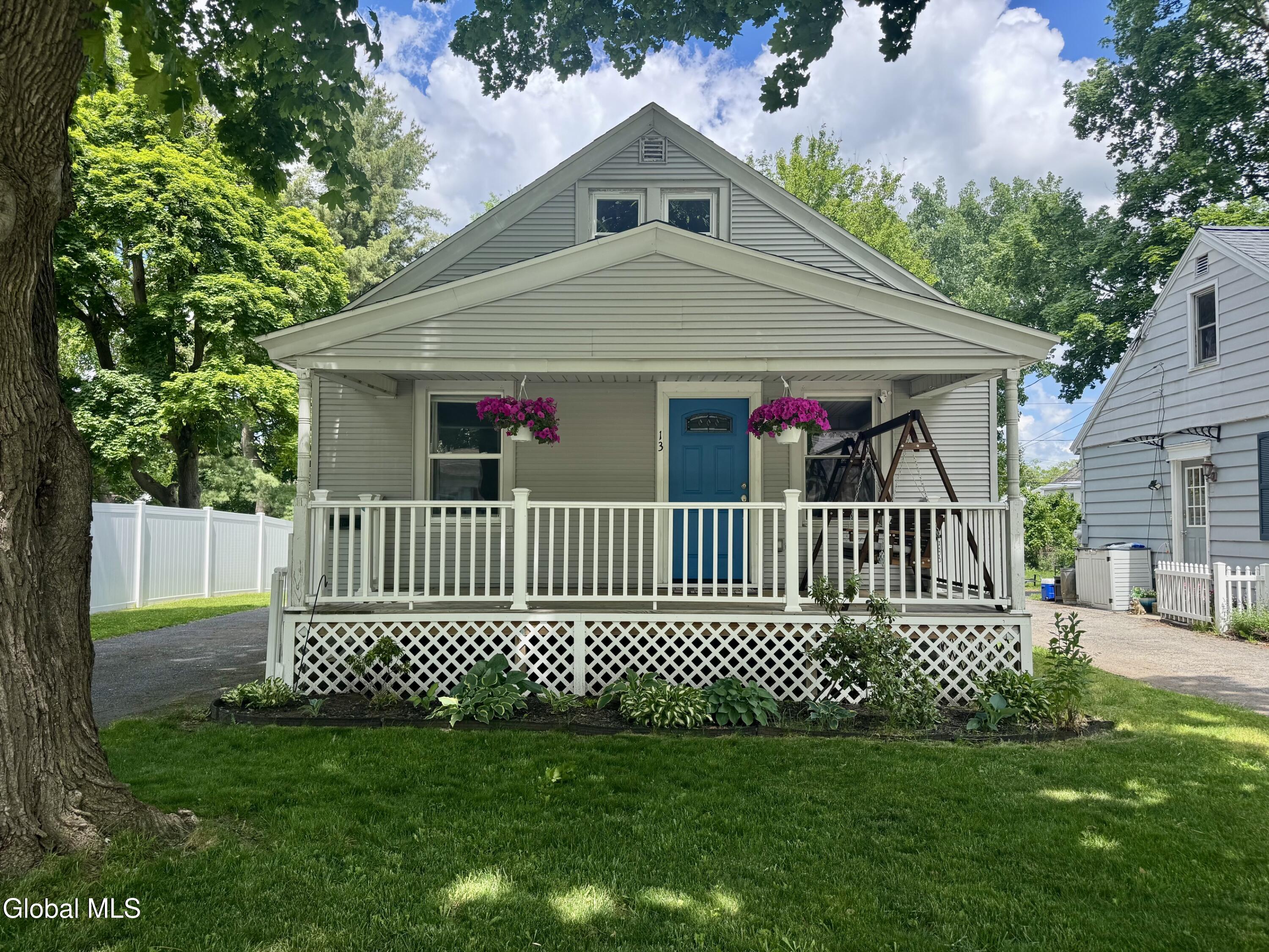 13 Knickerbocker Road Glenville NY 12302
