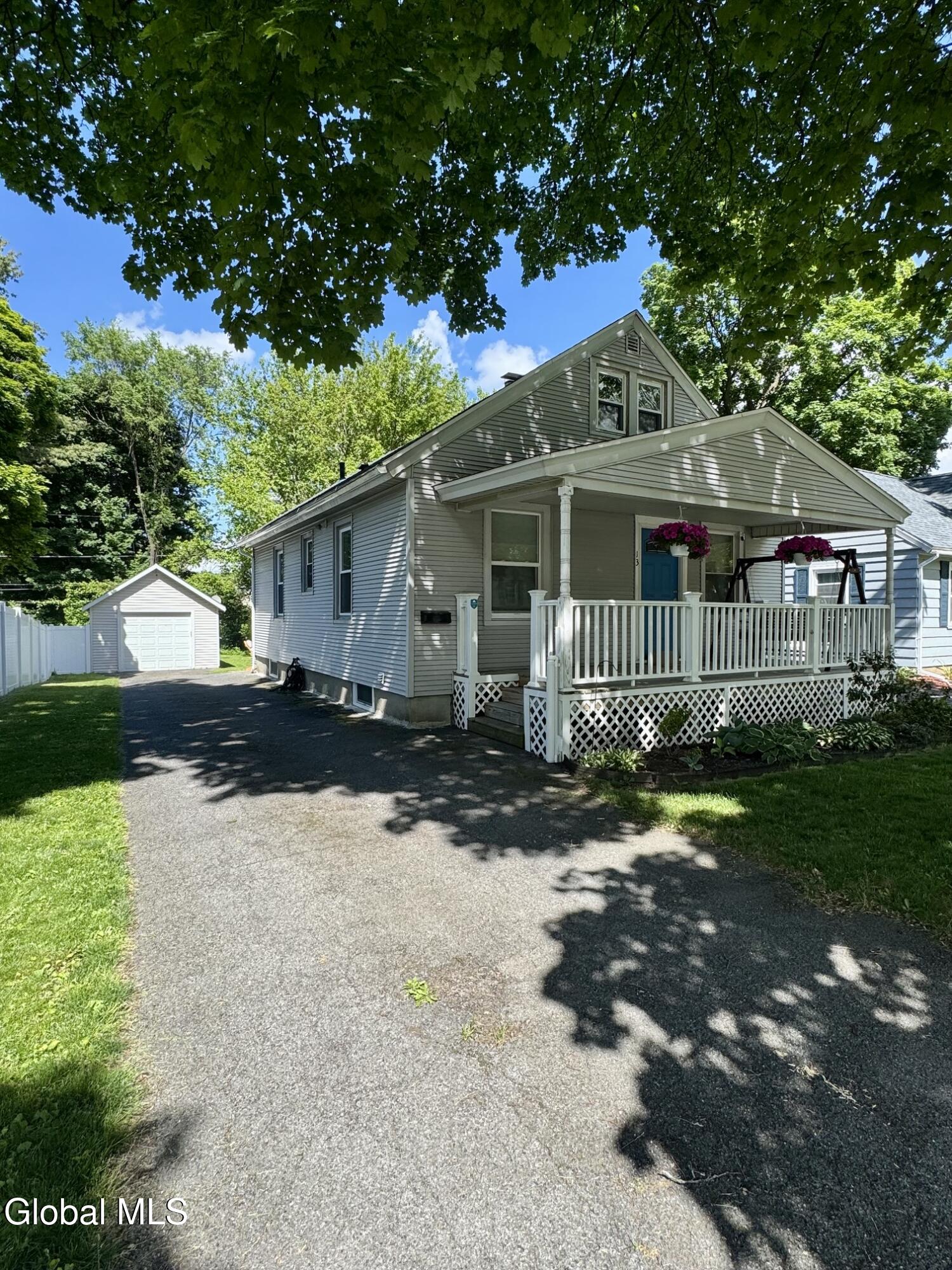 13 Knickerbocker Road Glenville NY 12302