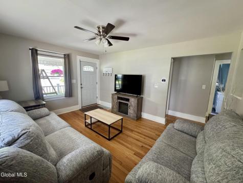 13 Knickerbocker Road Glenville NY 12302