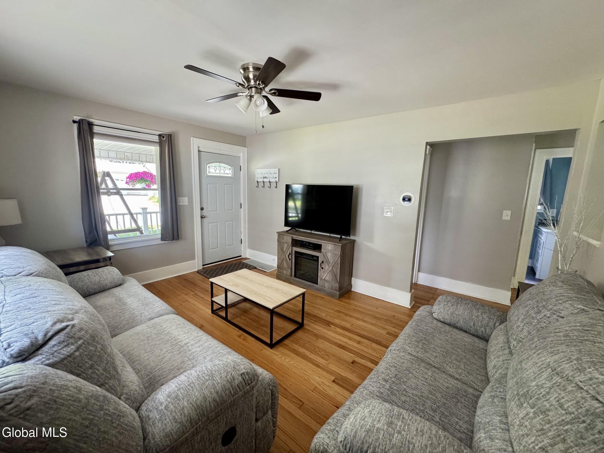 13 Knickerbocker Road Glenville NY 12302