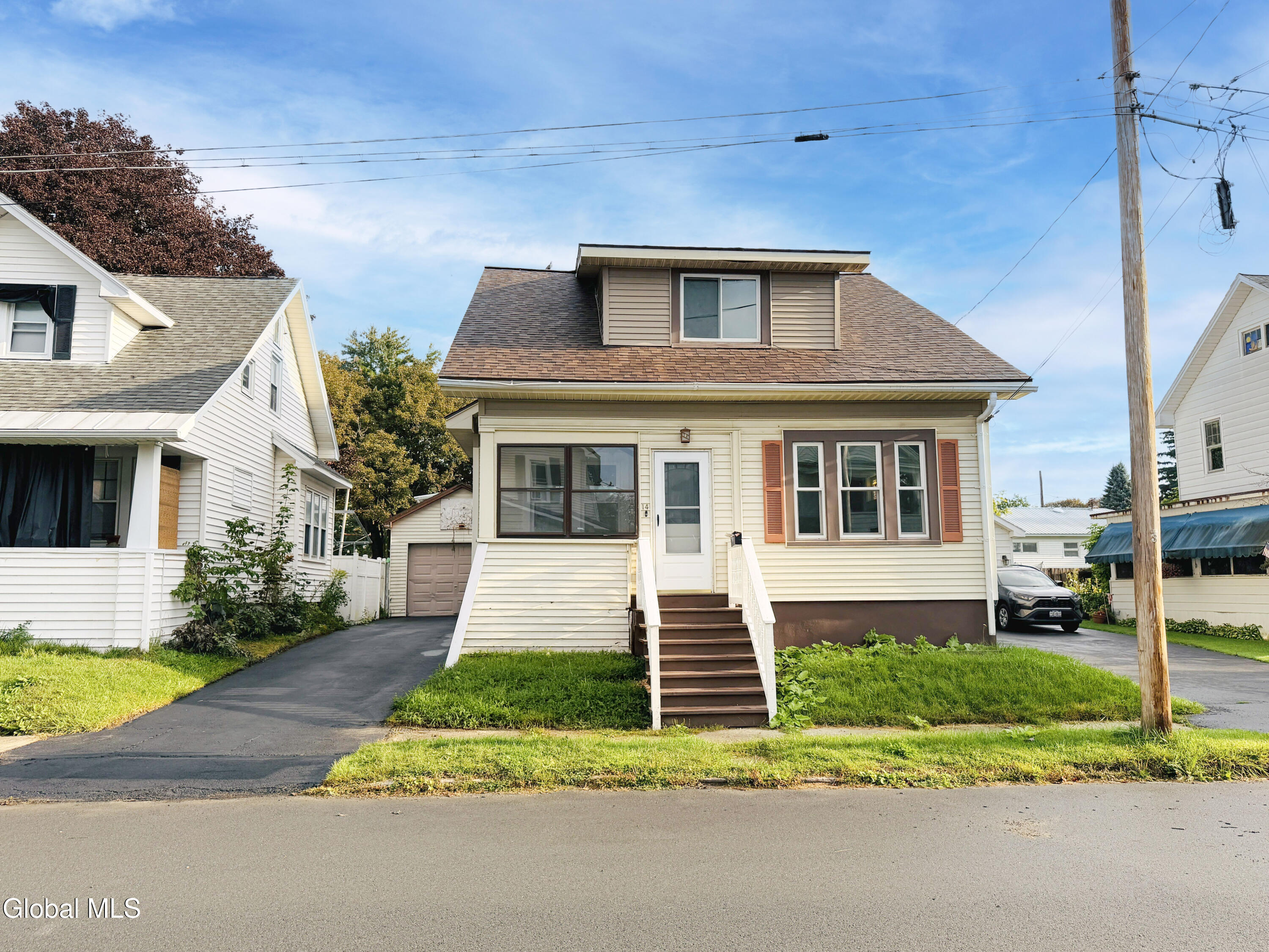 14 Crescent Avenue Amsterdam NY 12010