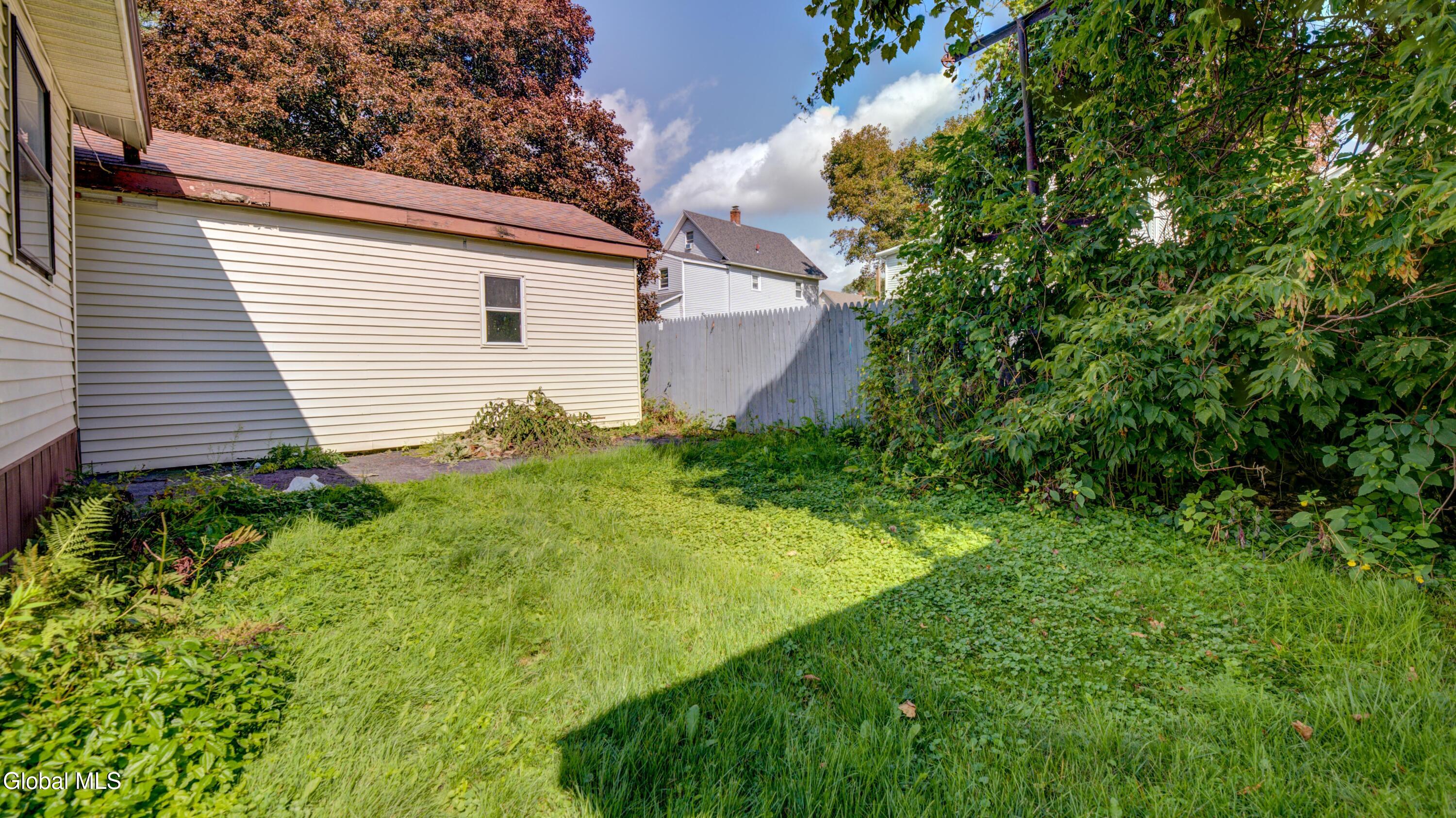 14 Crescent Avenue Amsterdam NY 12010