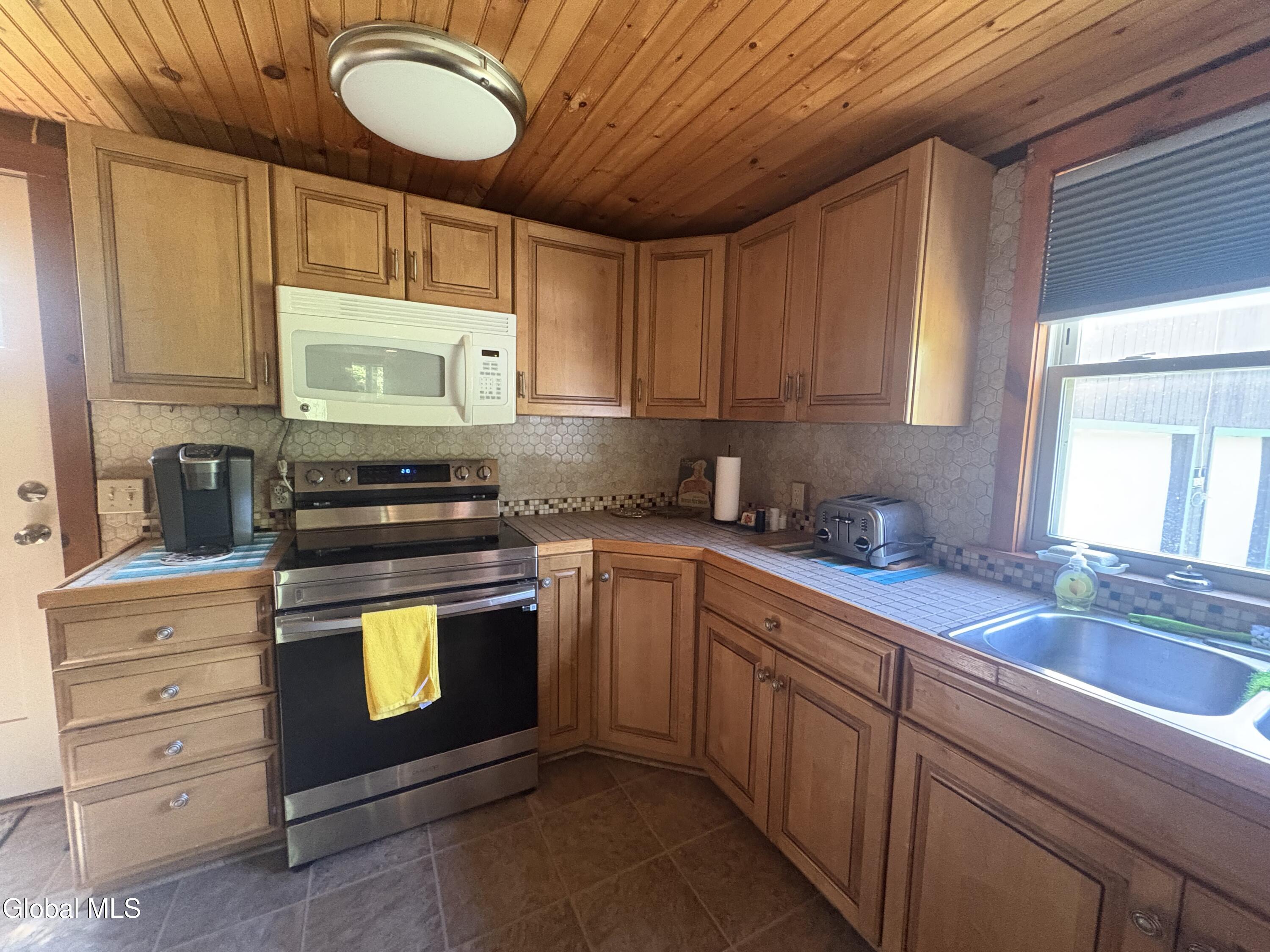 58 Wolcott Road Crown Point NY 12928